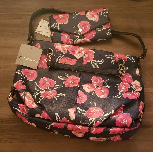 Liz Claiborne Handbags - 🏷2 in 1 Liz claiborne NWT shoulder bag set wallet